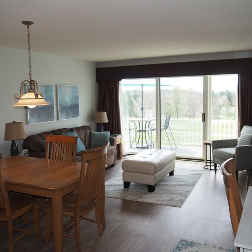 Dining area:  the condo has a convenient dining area between the kitchen and living room. There is seating for 4 adults.