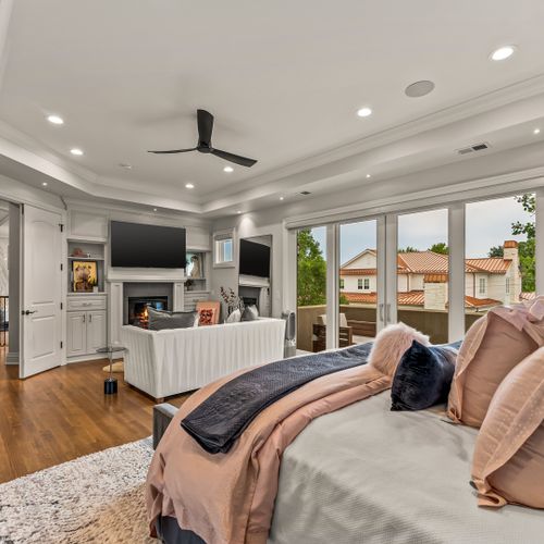 His spacious master features a built-in lounge zone and tv, perfect for quiet evenings in.