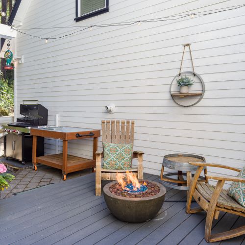 Gas firepit for late night conversations.