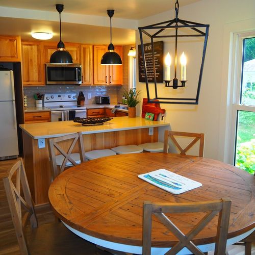 Overall:  the lovely dining area between the kitchen and living room.