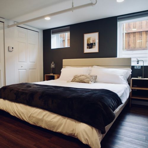King-size comfort paired with spacious storage solutions