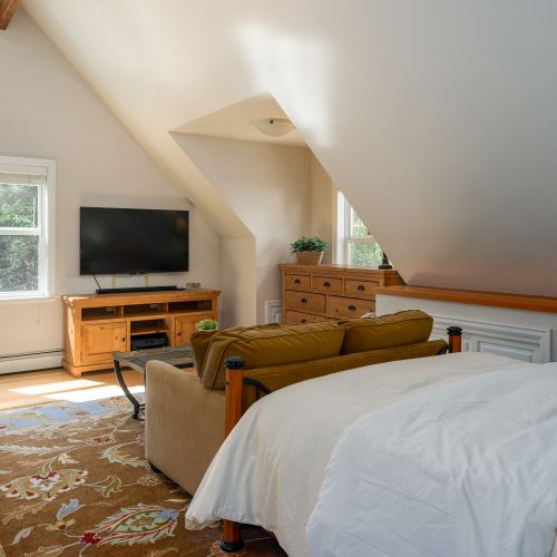 Extra Guests!  The Apartment is a separate, complete unit entered through the Mud Room.