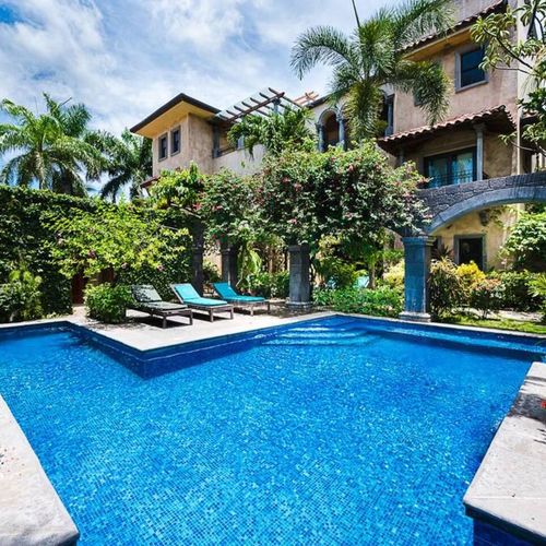Enjoy the sunny hours and the wonderful and very calm swimming pool. The pool is shared between all 5 units.