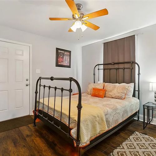 This charming New Orleans-style duplex features classic architecture.