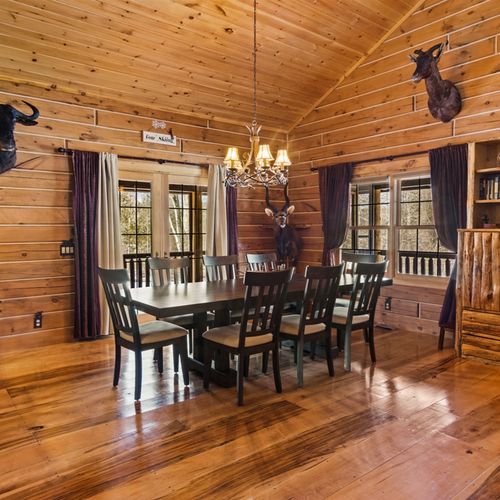 Dining area:  gorgeous dining area with seating for 8 adults.