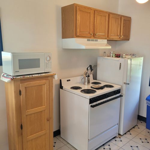 Kitchen:  the kitchen, which includes all appliances except for a dishwasher