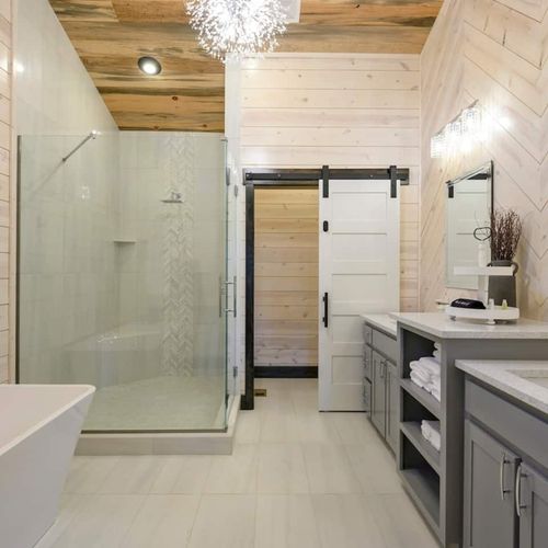 Private attached bath w/oversized soaking tub.