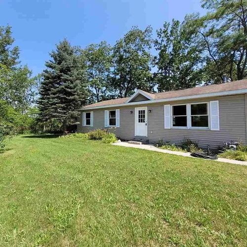 Exterior:  the front yard.