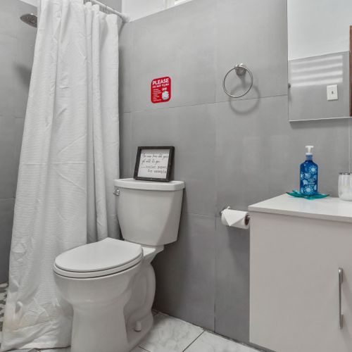 Bright and functional: Stylish bathroom for your convenience.