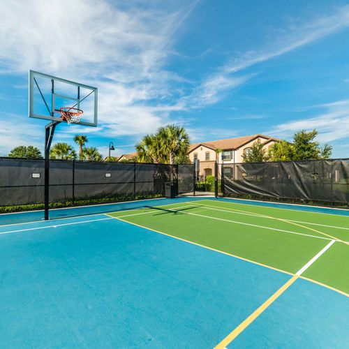 Windsor At Westside Resort Basketball Court