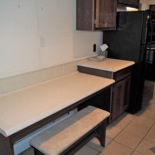 Kitchen:  large kitchen with all appliances including a microwave and dishwasher.