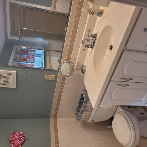 Bathroom #5 (beach house, main floor):   full bathroom at the beach house.