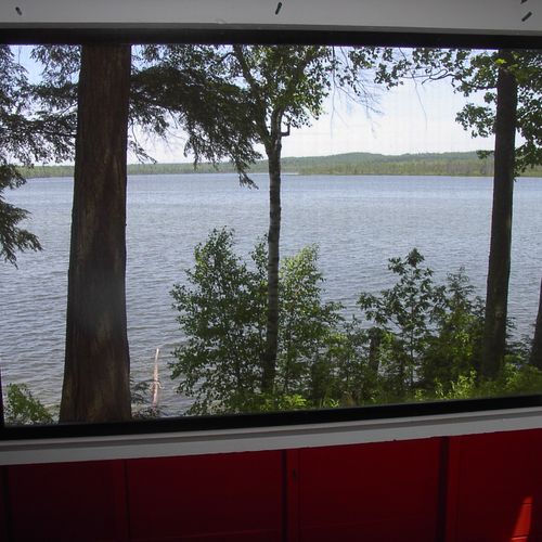 Front porch:  the cabin has a fun front porch that is screened-in, has a swing and picnic table, and has a great view of little platte lake.