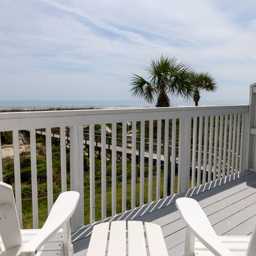 Enjoy front-row seat to endless blue motion.