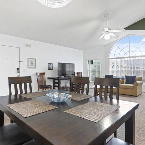 Family dining table for 6