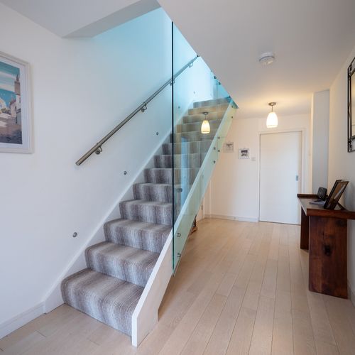 879cf26c bc30 4230 8106 3efbd9821a13 homerunner