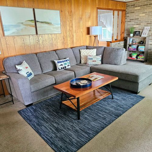 Forrest's cabin - living room