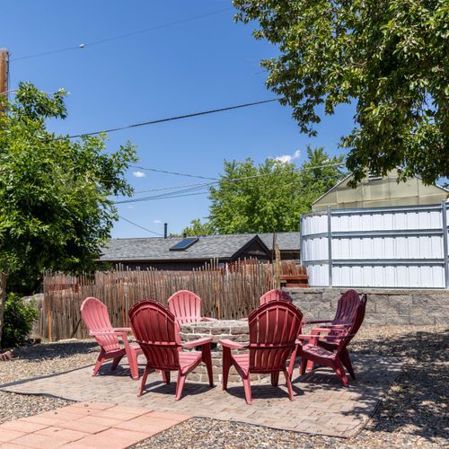 Alfresco moments made easy with this charming outdoor space