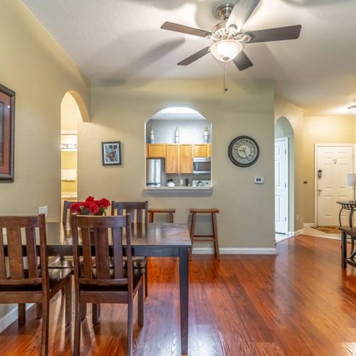 Dining sitting area for 4 people