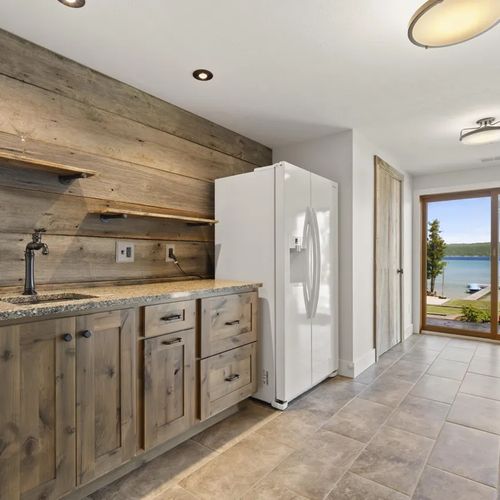 WET BAR:  There is a very convenient wet bar on the first floor