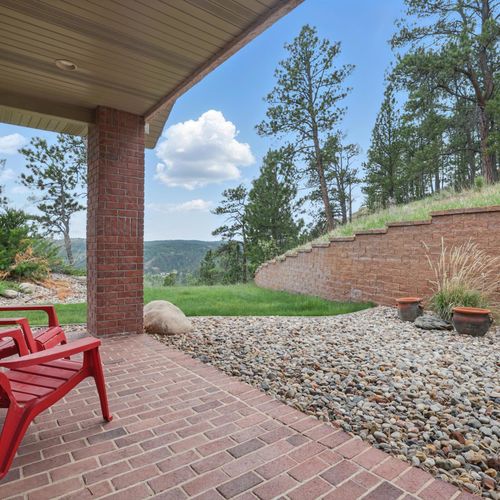 Private yard with mountain views—bring your wine, your playlist, and unwind.