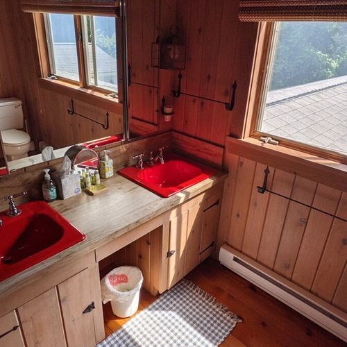Bathroom #4 (second floor):  this a cute full bathroom on the second floor for services bedrooms #3 and #4.