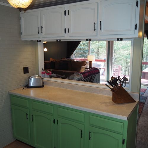 Kitchen:  the chalet has a full kitchen with all appliances including a dishwasher. It also has a good supply of cooking and dining utensils.