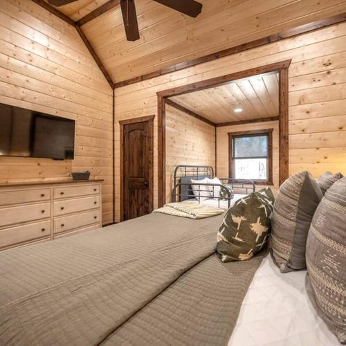 Second Story-King (2) Suite with daybed-Shared bath.