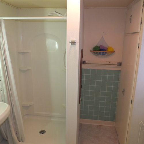 Bathroom (main floor):  full bathroom on the main floor.