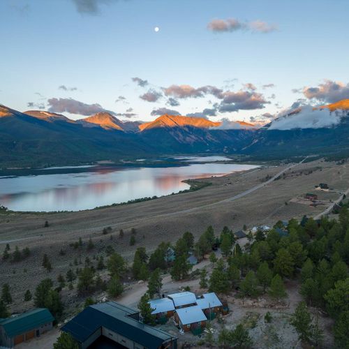 Welcome to mt hope cabins in twin lakes colorado–elevated retreats with a view you won't forget.