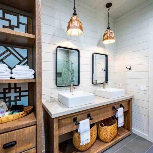 A double vanity for added convenience.