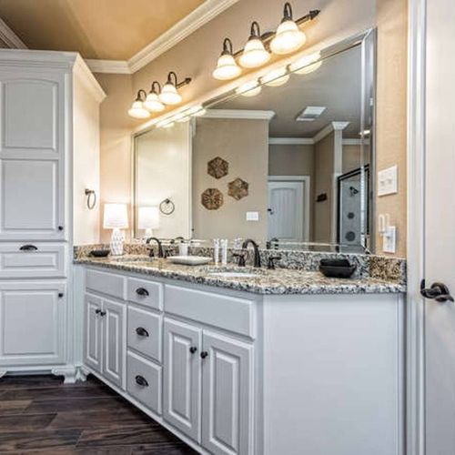 Master Bathroom - Double vanities