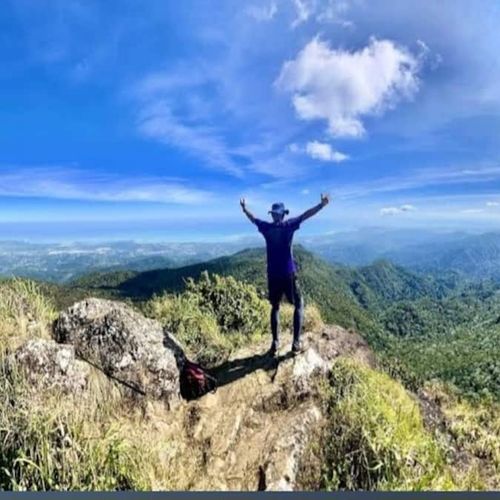 Conquer new heights! Experience the exhilarating feeling of breathtaking panoramic mountain views and expansive horizons.