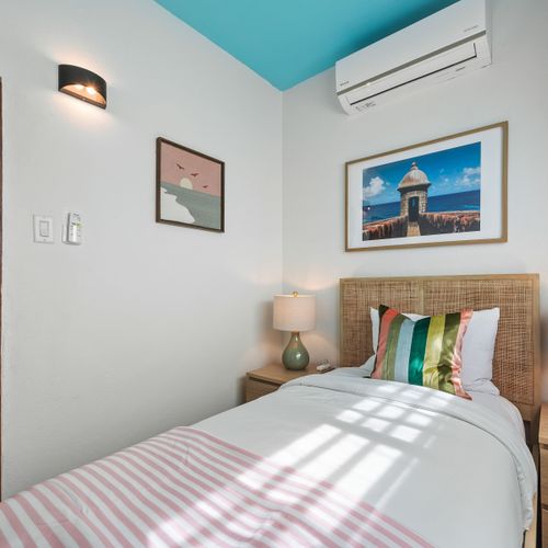 Drift off to sleep in this peaceful and comfortable single bedroom.