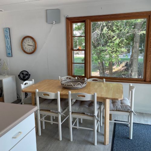 Dining area:  the cottage has a lovely dining area with great views of the lake and seating for 6 adults.