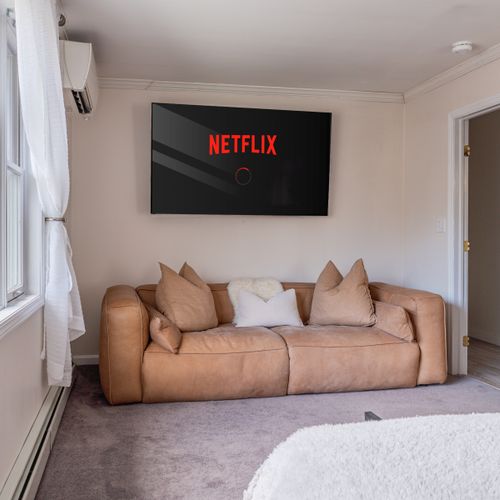 Relax and unwind with Netflix from the main bedroom’s king-sized bed, or lounge on the couch with a good book while enjoying the view. Need extra space? Simply push a button to extend the couch for ultimate comfort.