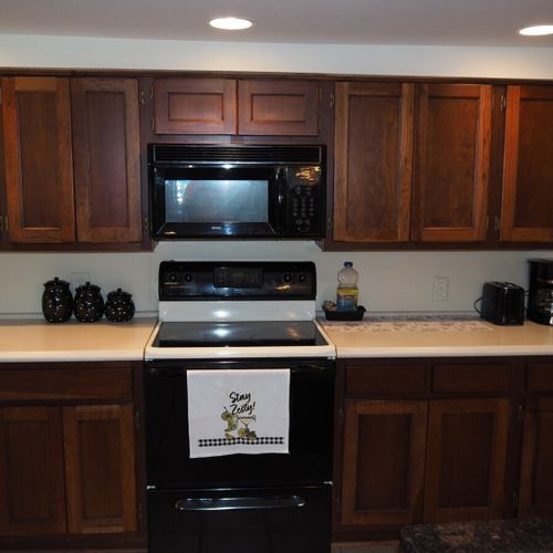 Kitchen:  large kitchen with all appliances including a microwave and dishwasher.