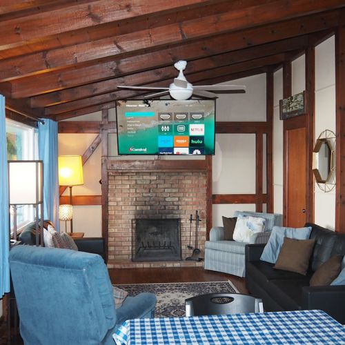 Living room:  the cottage has a large and cozy room with a great view of little glen lake.