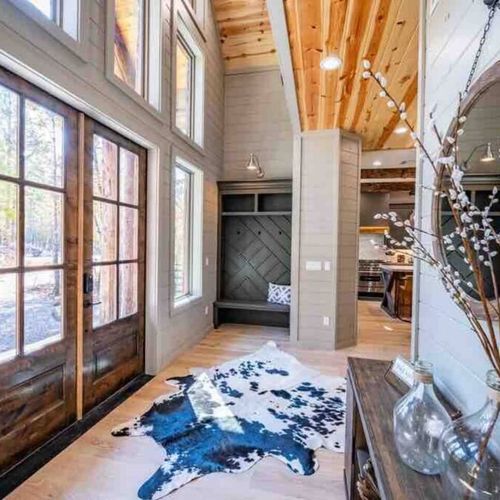 You are greeted by a luxury entryway with 2 lockers for added storage!