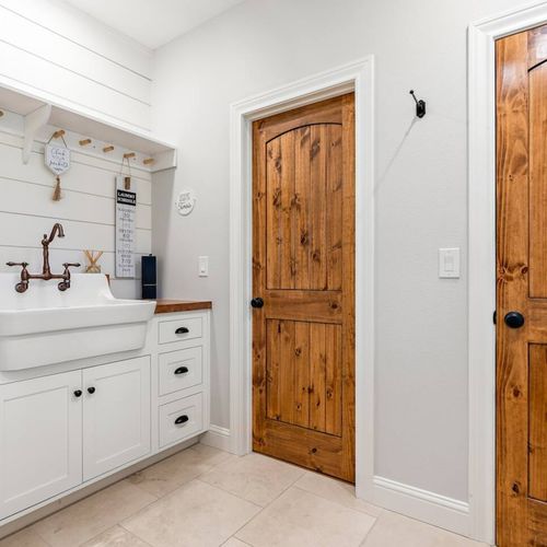 Spacious Laundry Room!