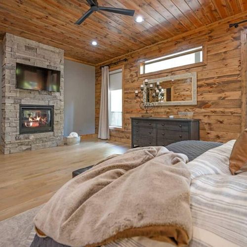 This suite also has an en suite fireplace for added luxury!