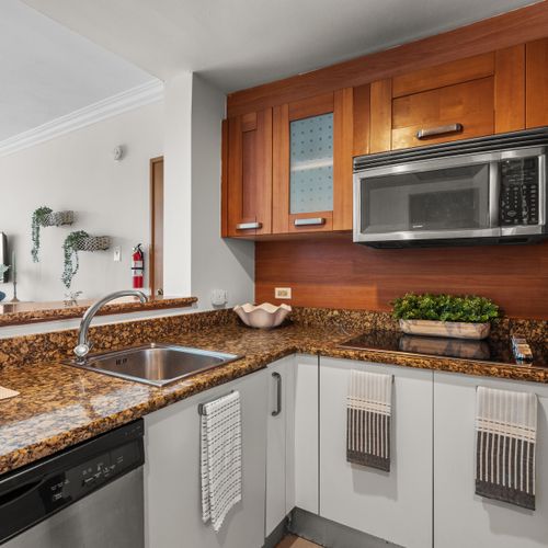 Gourmet kitchen fully equipped for your culinary adventures. Cook with ease!