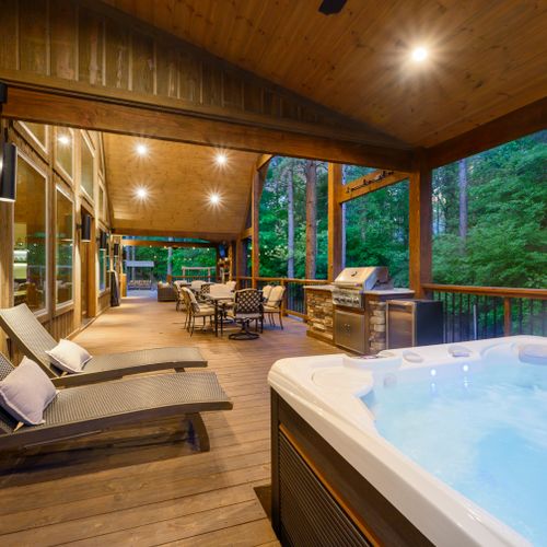 Luxury hot tub and lounging chairs!