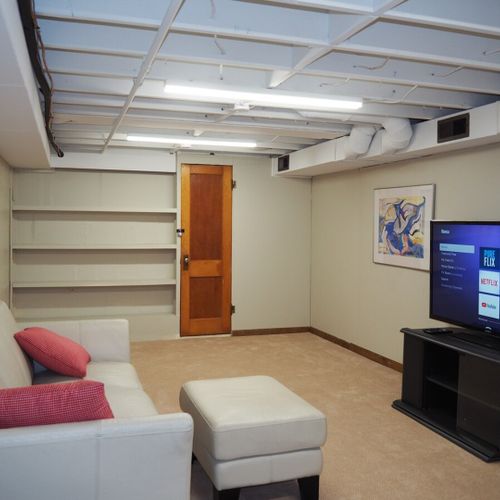 Entertainment / game room:  another angle