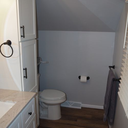 Bathroom #4 (second floor):  large full  bathroom on the second floor for the 5 upstairs bedrooms.