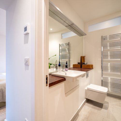 9fac355f 5be0 43d7 b290 e74aee898a9b homerunner