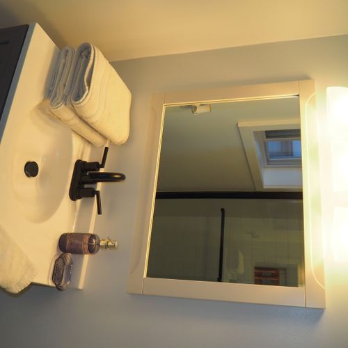 Bathroom:  the home has a full bathroom that has been newly renovated and is gorgeous!
