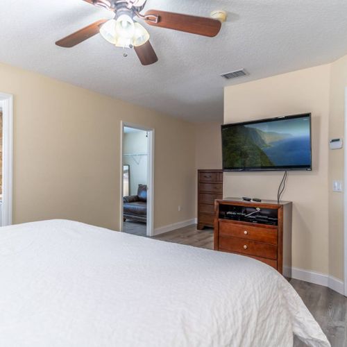 Room amenities view, ceiling fan, flat screen TV ect.