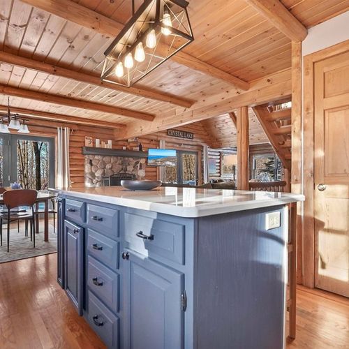 Kitchen:  very modern and convenient kitchen with all appliances and a good supply of cooking and dining utensils.