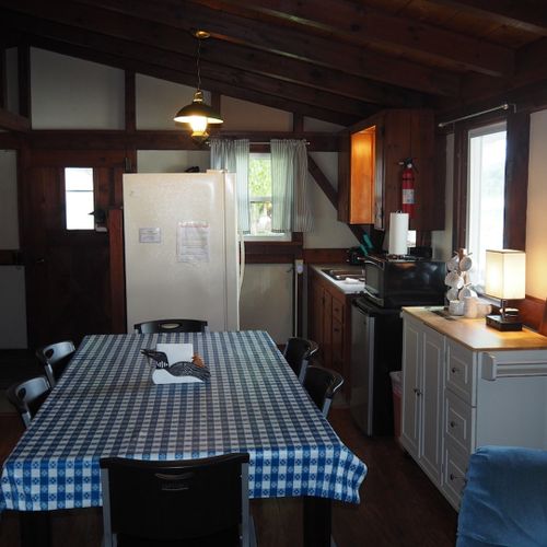 Dining area:  the cottage has a nice dining area with a table and chairs for 6 adults.